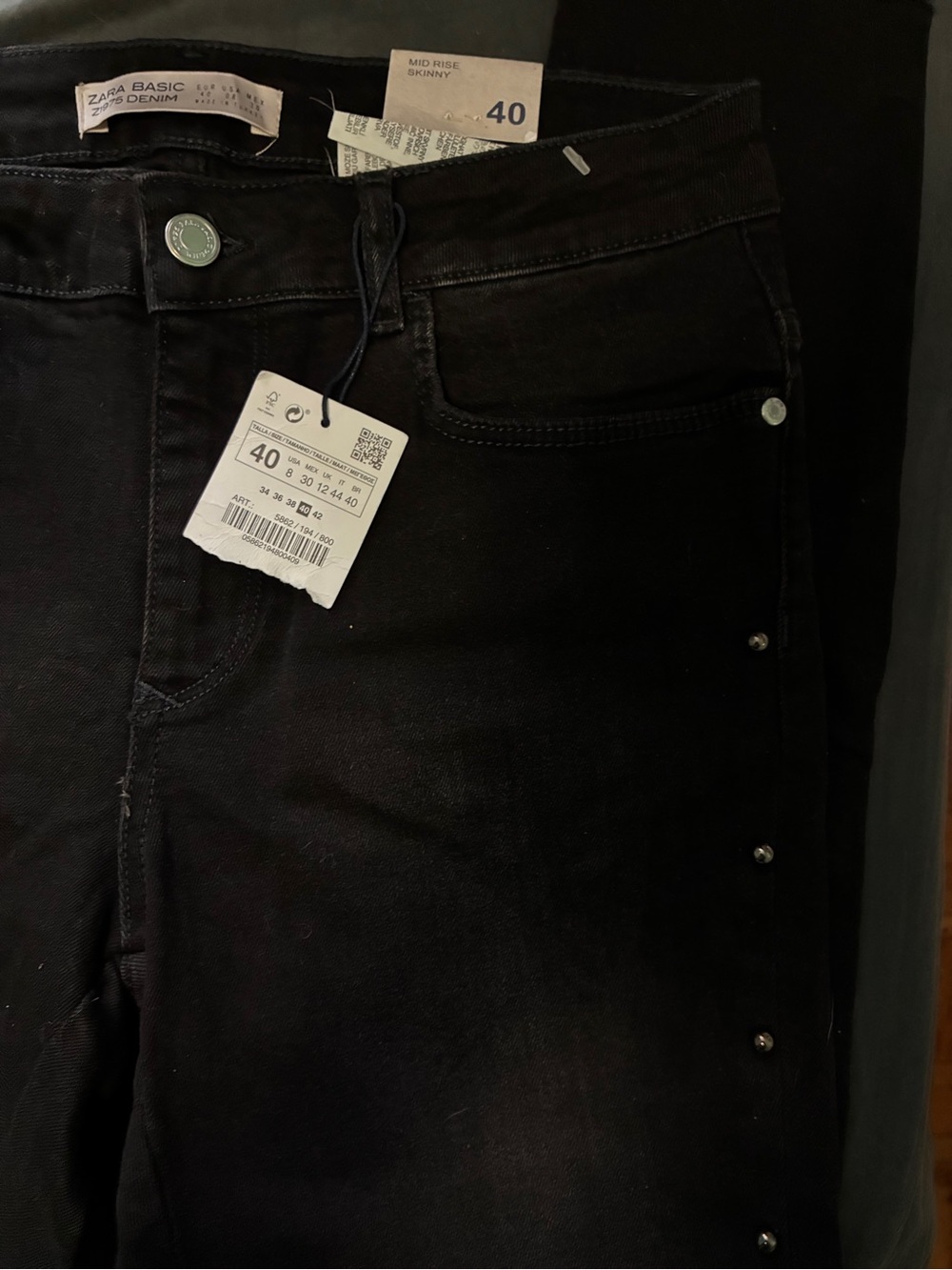 Zara Women’s Skinny Jeans in Black with Side Stud Detail